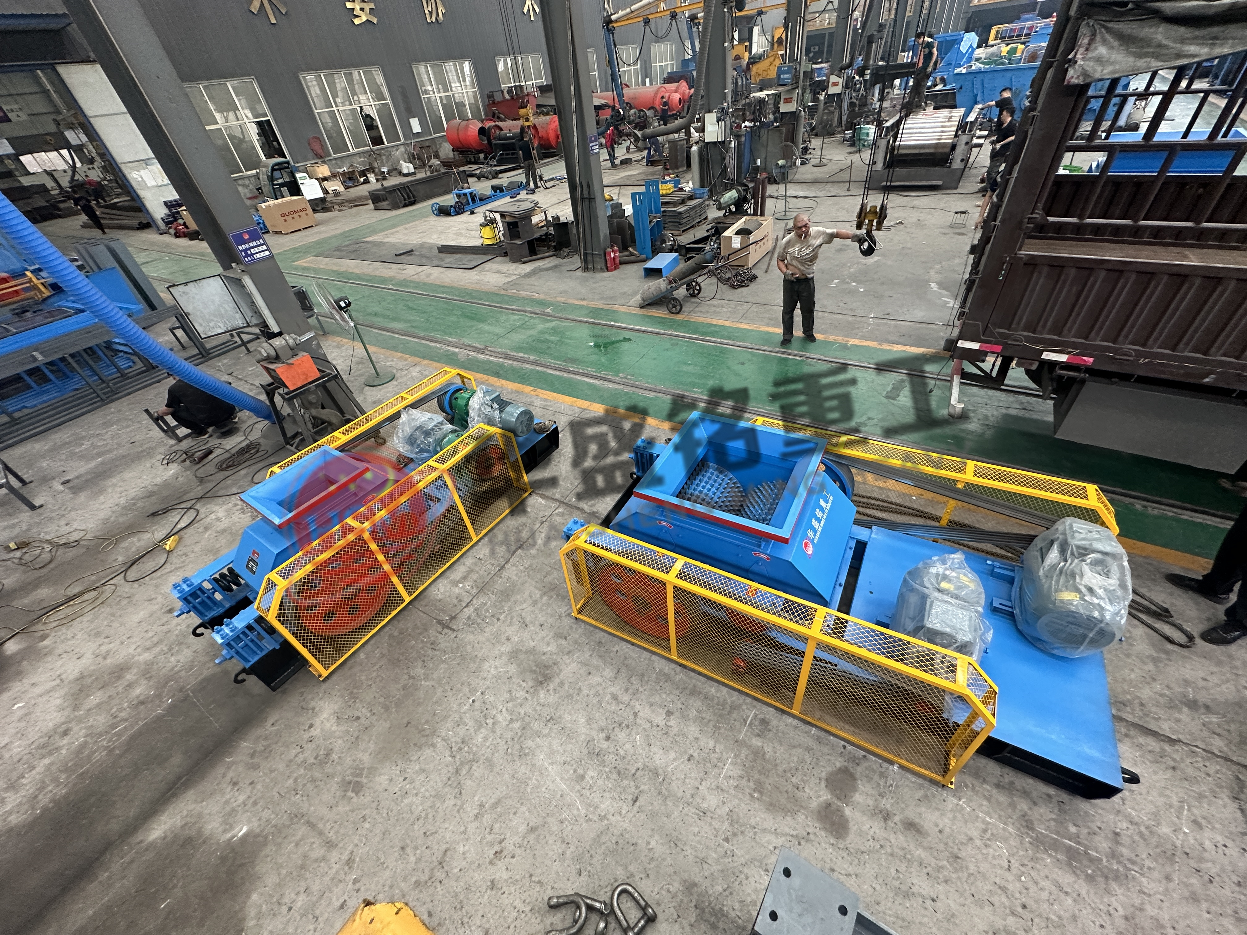 冶煉原料破碎機(jī),硅石塊輥式破碎機(jī),錳礦石齒輥破碎機(jī)廠家,雙齒輥破碎機(jī)型號報(bào)價(jià)